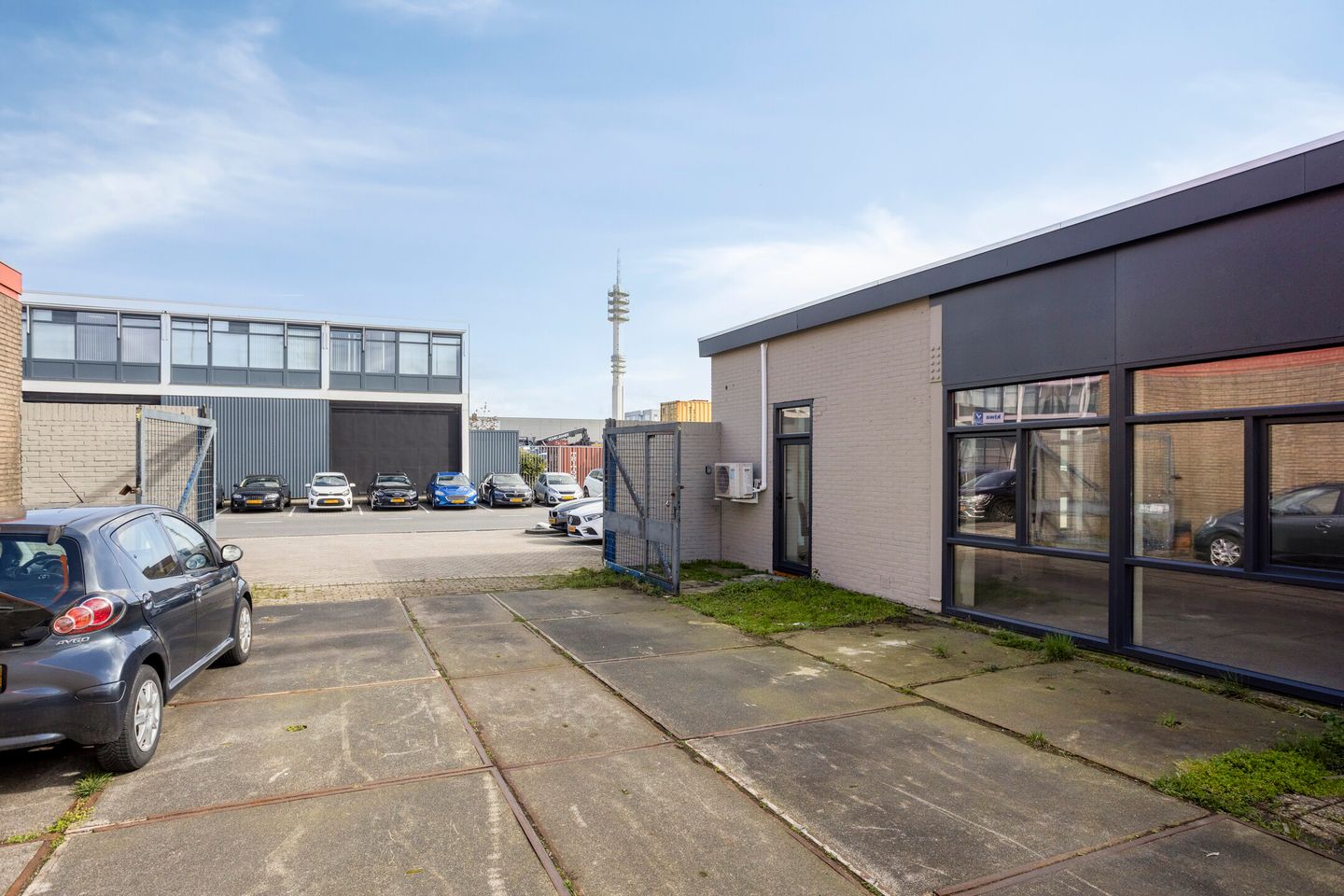 Bekijk foto 3 van Van Riemsdijkweg 13