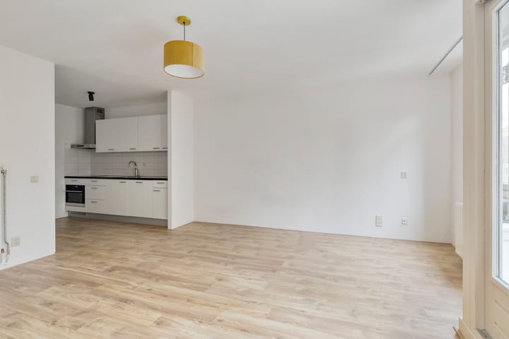 Photo 4 of Javastraat 91-B