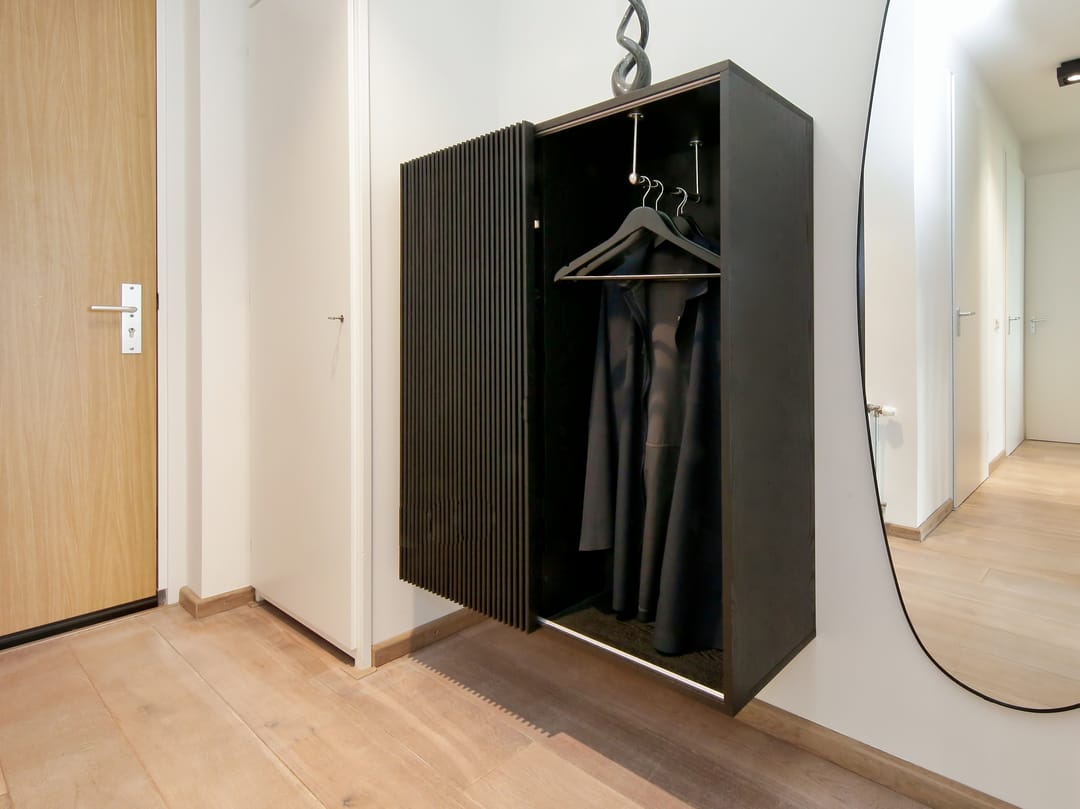 Modernized Apartment with City Views and Sunny Terrace in Haarlem — 32