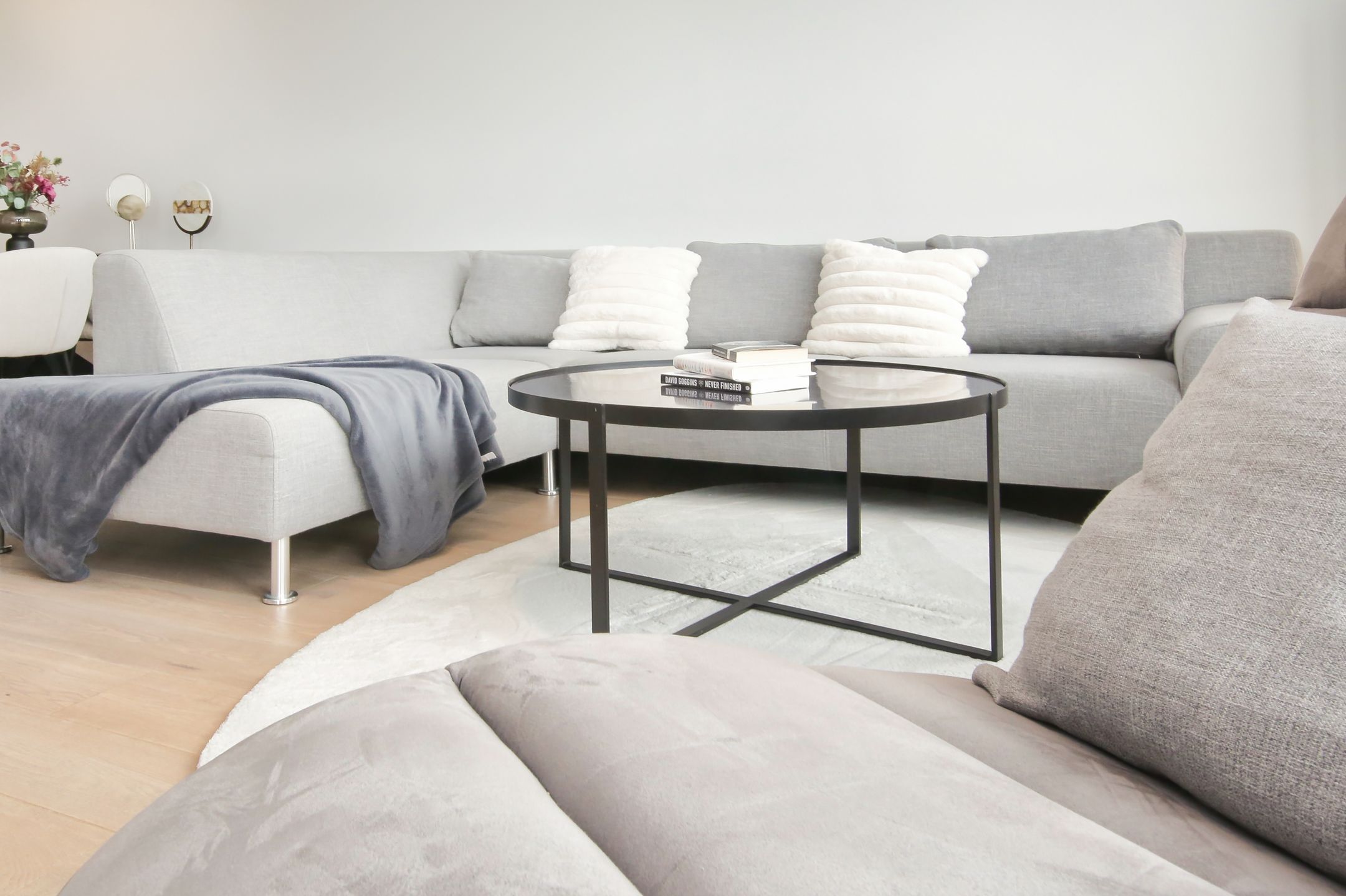 Modernized Apartment with City Views and Sunny Terrace in Haarlem — 12