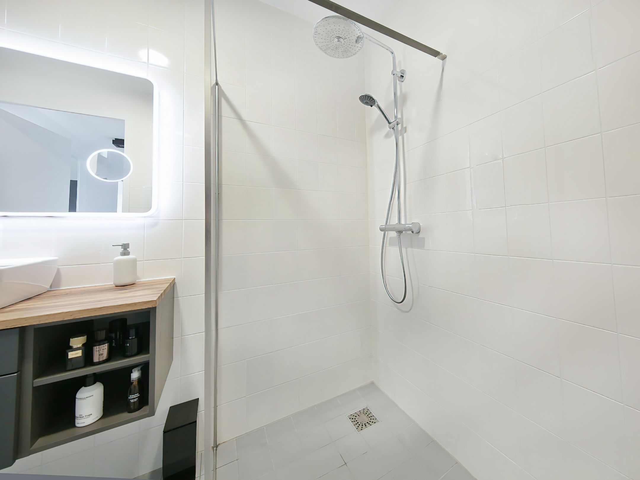 Modernized Apartment with City Views and Sunny Terrace in Haarlem — 27