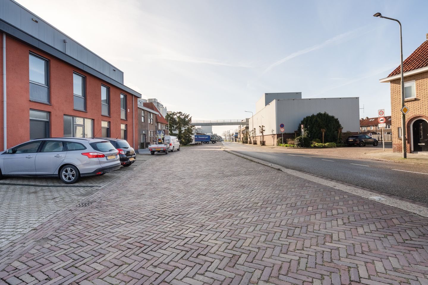 Bekijk foto 2 van IJsseldijk 32-B