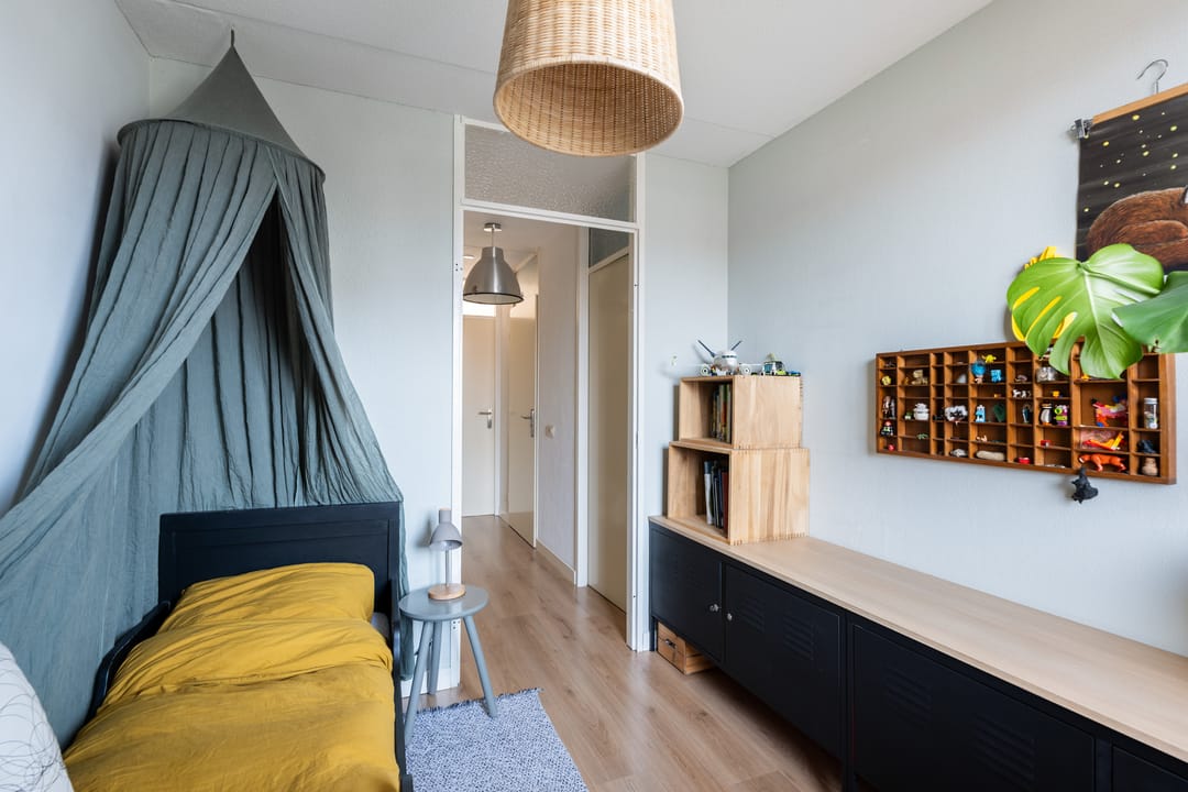 Spacious Extended Family Home with 5 Bedrooms — 17