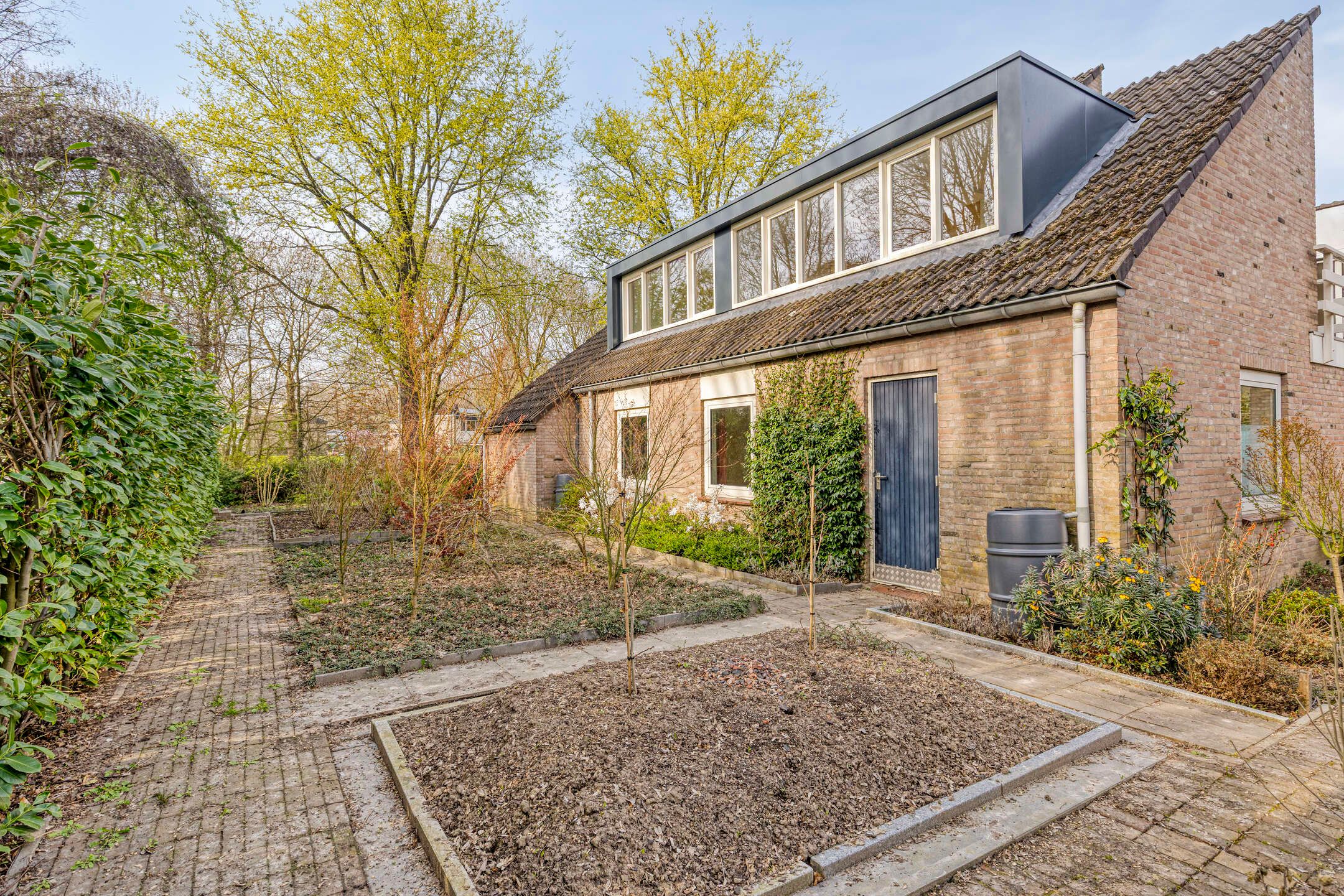 Foto 33 van Bergumlaan 2