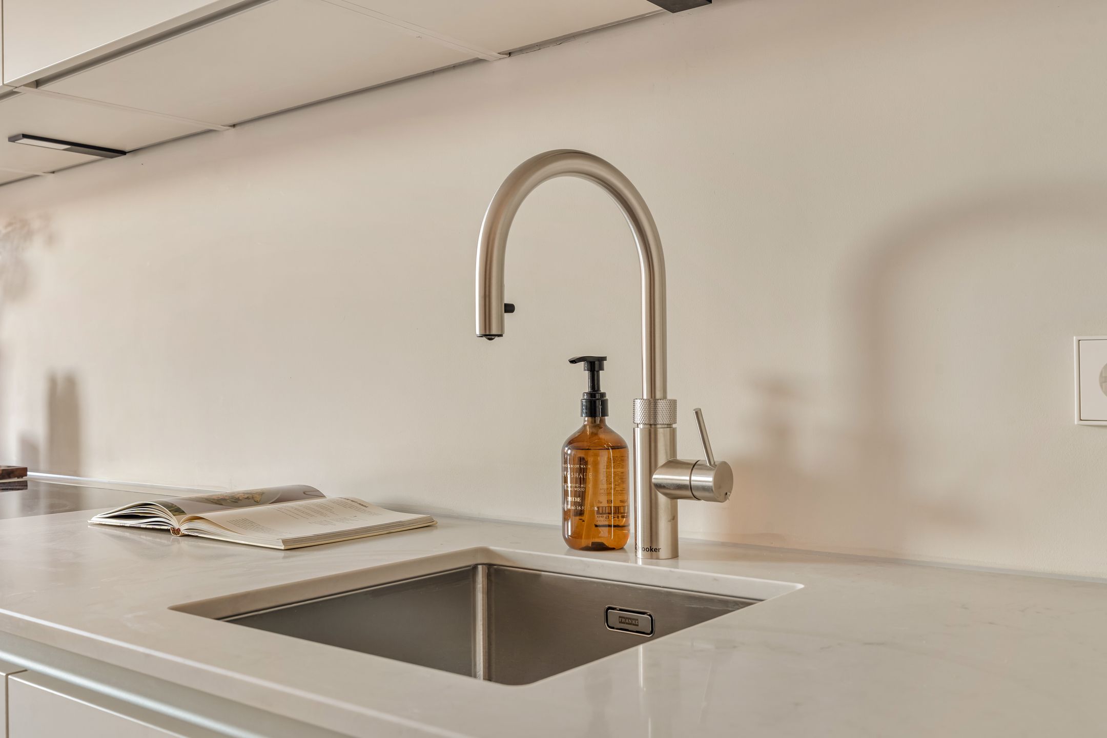 Foto 9 van Laplacestraat 47-3A