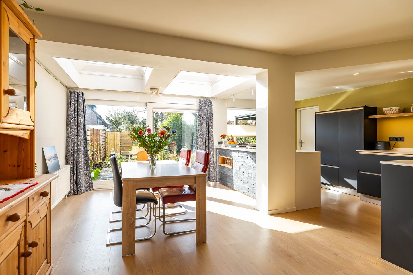 Photo 19 of Van Deyssellaan 50