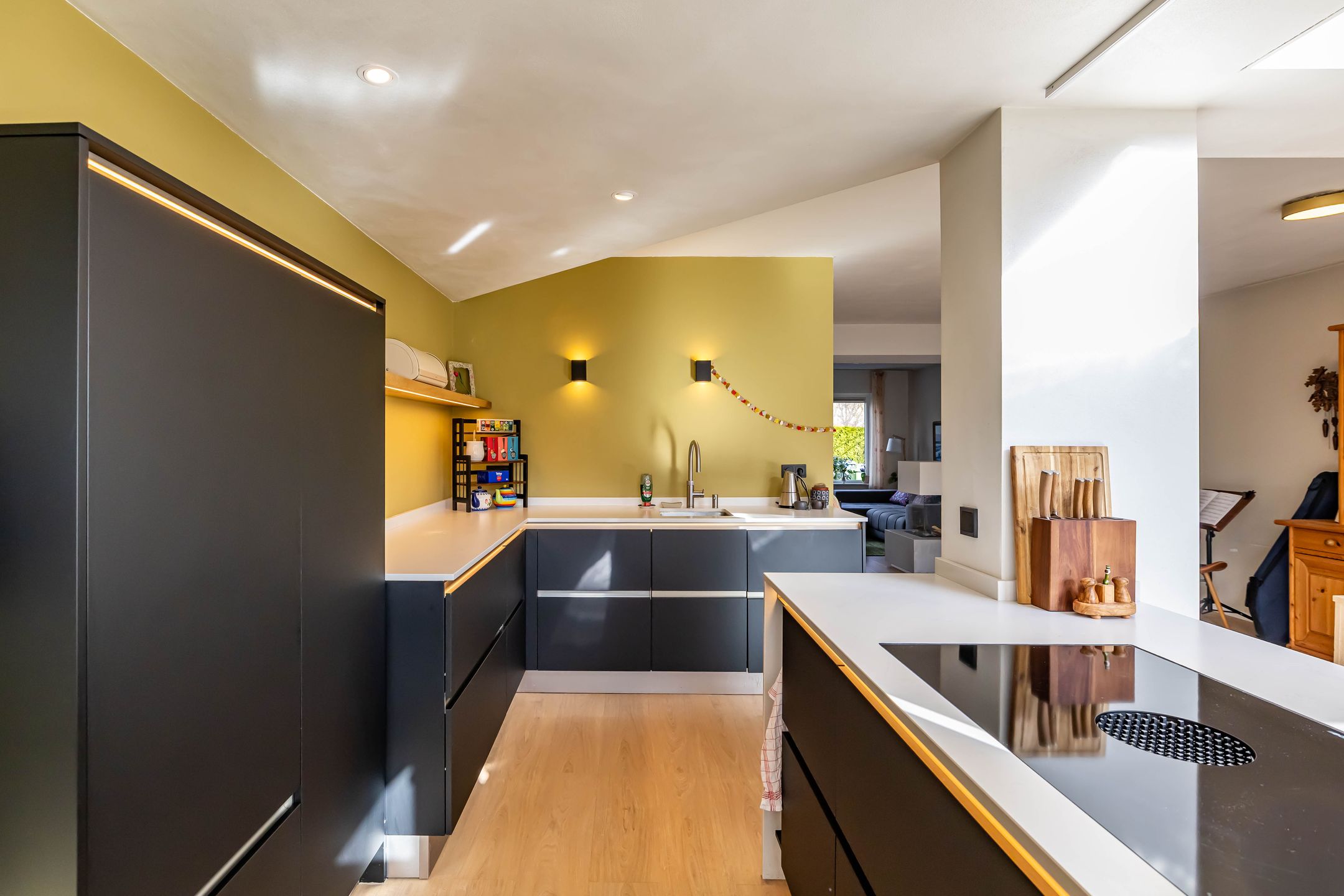 Photo 3 of Van Deyssellaan 50