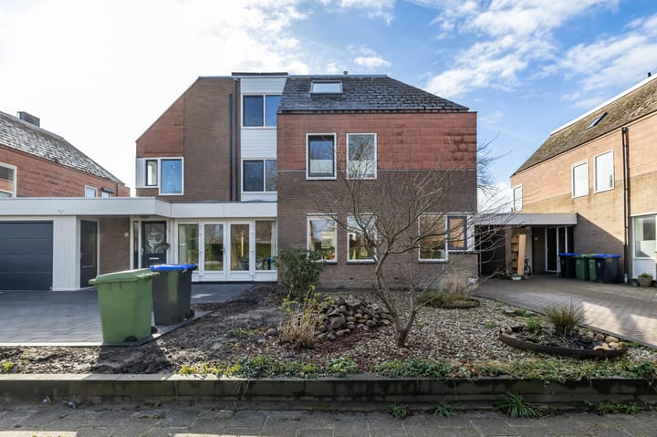 Photo 4 of Van Deyssellaan 50