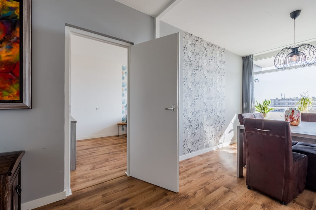 Spacious and Bright Apartment with South-Facing Balcony in Weesp — 13