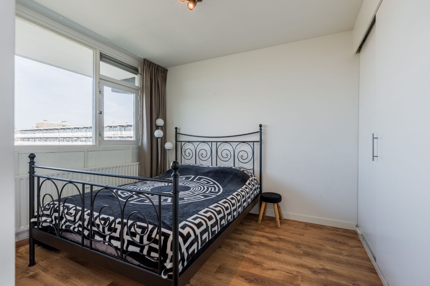 Spacious and Bright Apartment with South-Facing Balcony in Weesp — 20