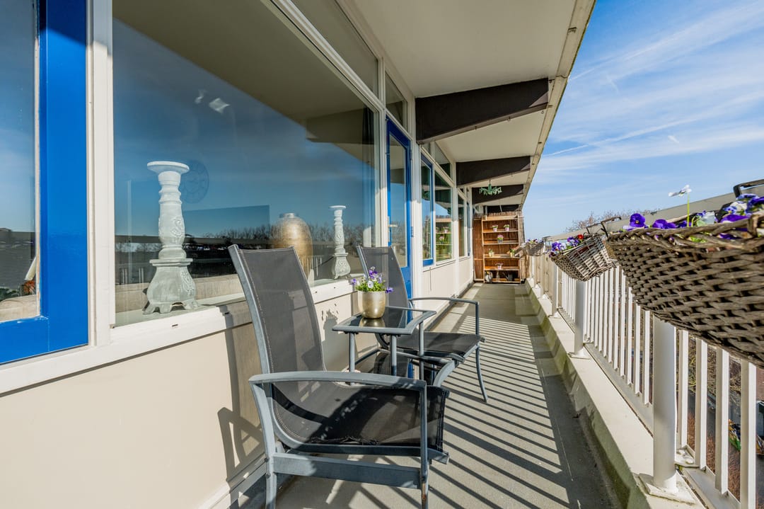 Spacious and Bright Apartment with South-Facing Balcony in Weesp — 26