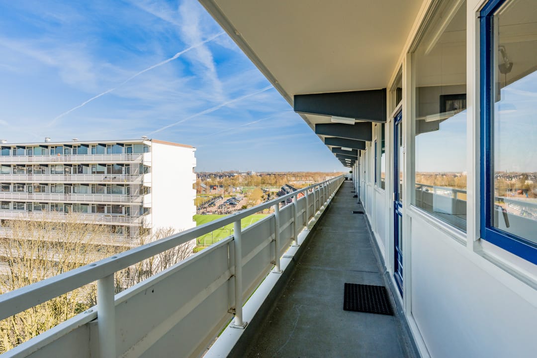 Spacious and Bright Apartment with South-Facing Balcony in Weesp — 31