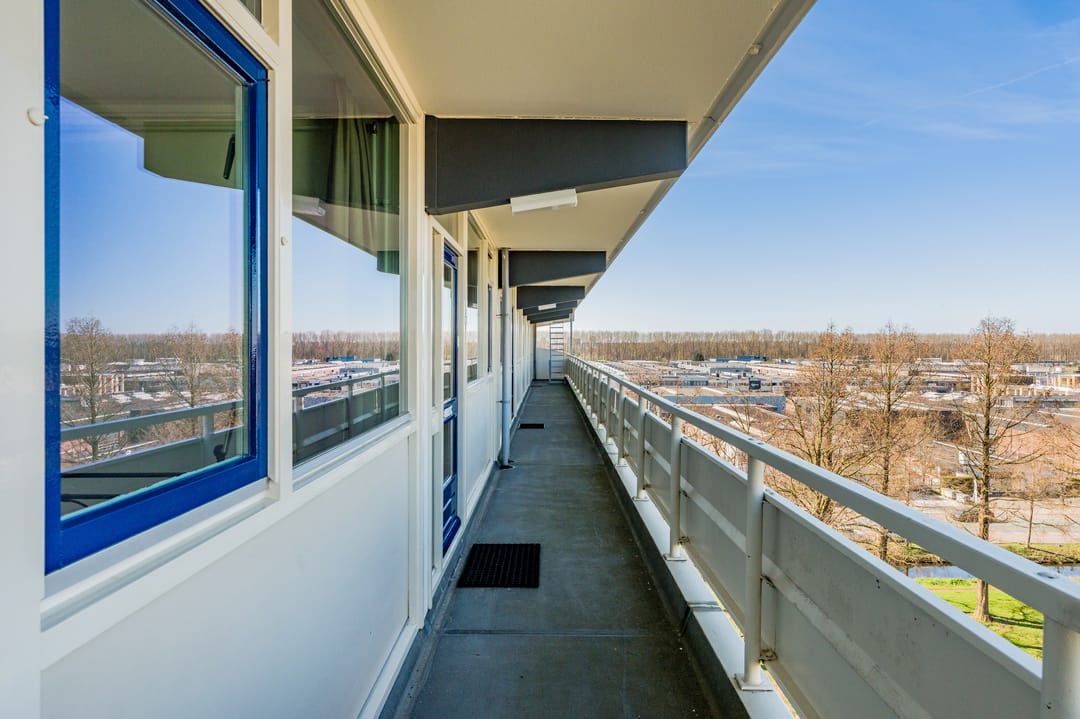 Spacious and Bright Apartment with South-Facing Balcony in Weesp — 32