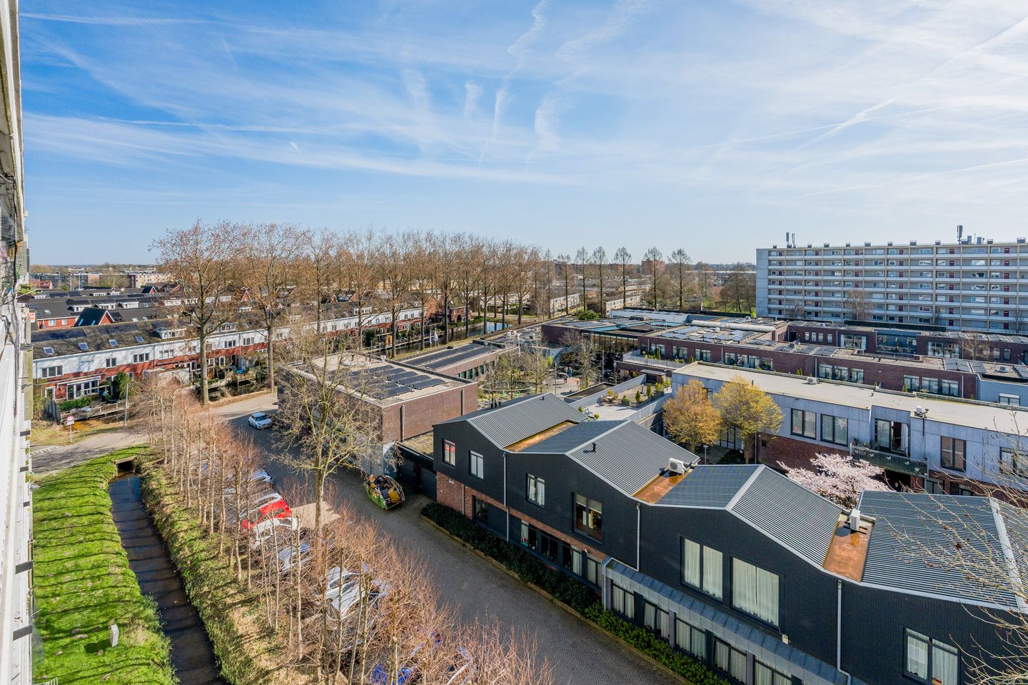 Spacious and Bright Apartment with South-Facing Balcony in Weesp — 44