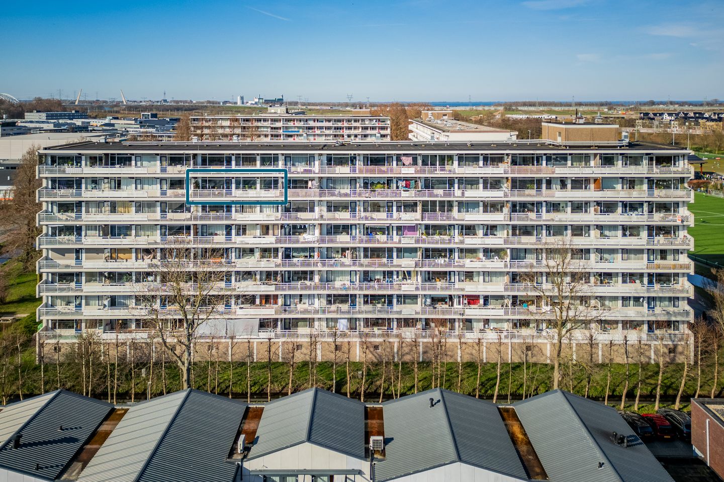 Spacious and Bright Apartment with South-Facing Balcony in Weesp — 49