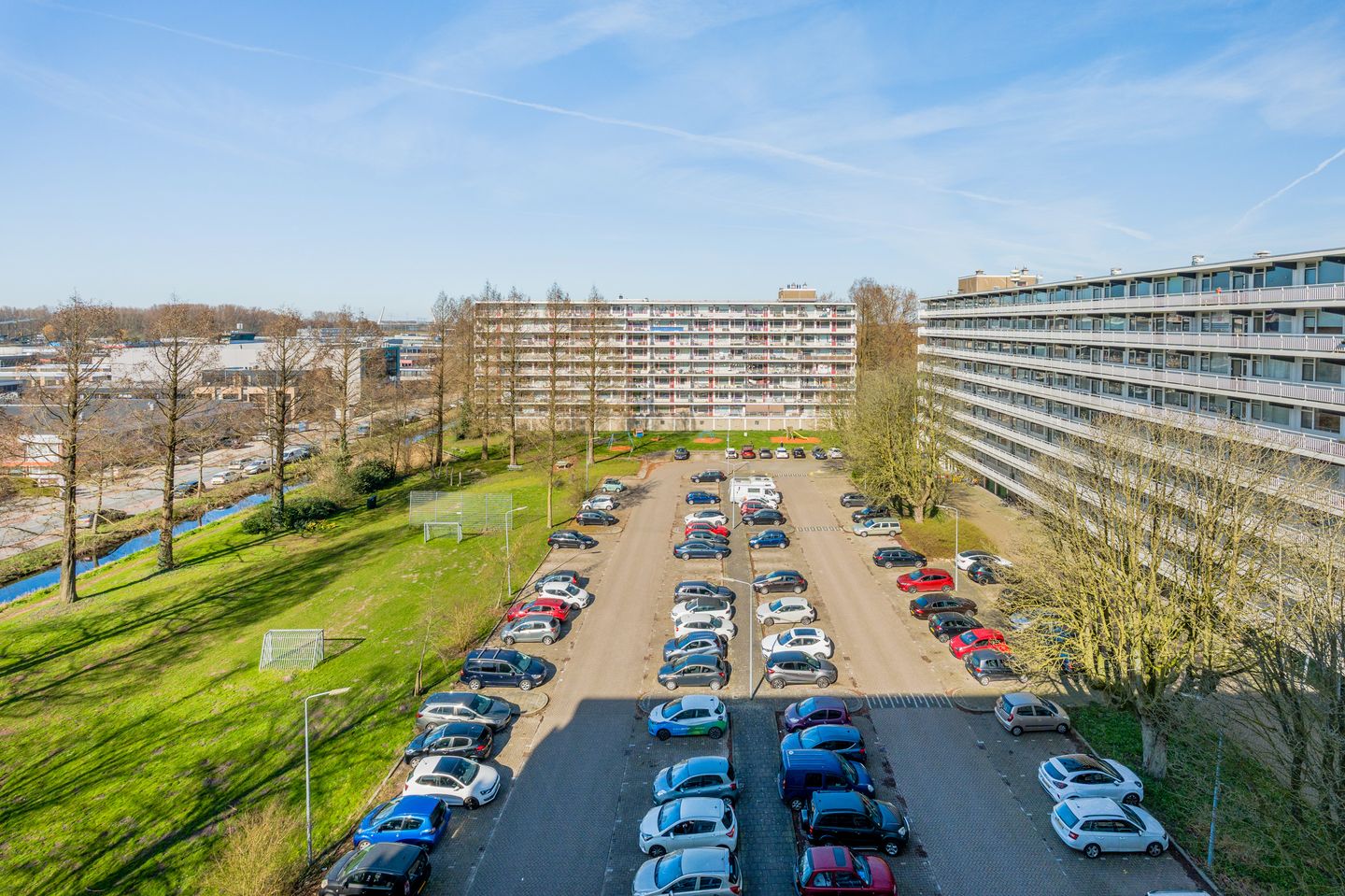 Spacious and Bright Apartment with South-Facing Balcony in Weesp — 40
