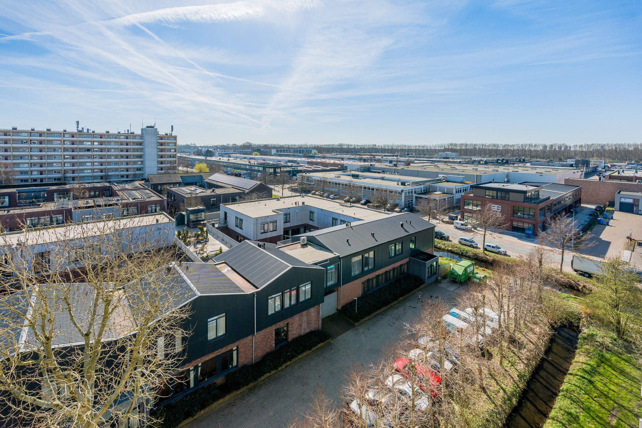 Spacious and Bright Apartment with South-Facing Balcony in Weesp — 42