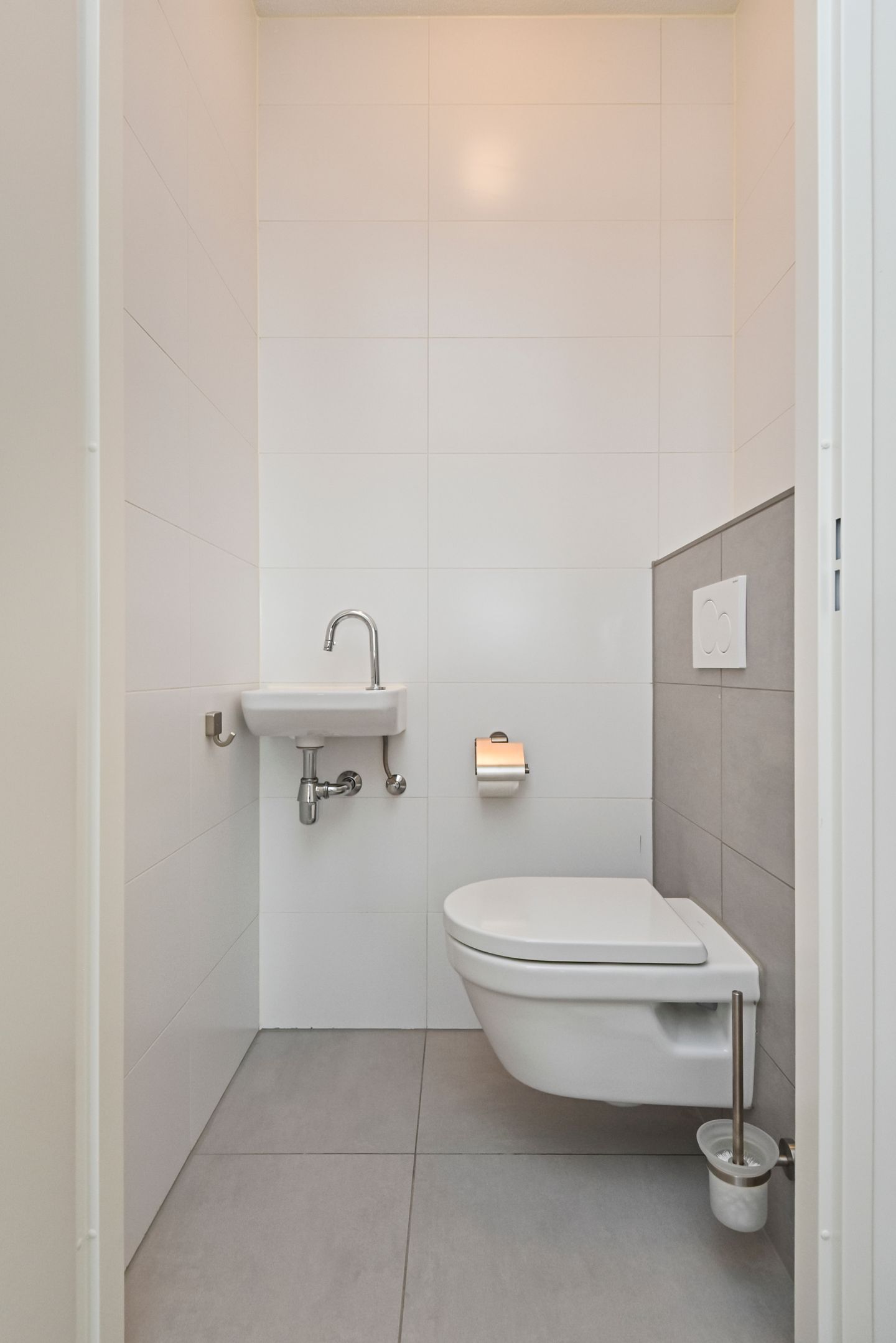Modern Energy-Efficient Apartment with Parking in Rijswijk Buiten — 40
