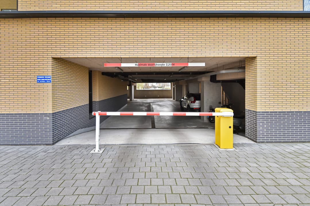 Modern Energy-Efficient Apartment with Parking in Rijswijk Buiten — 43