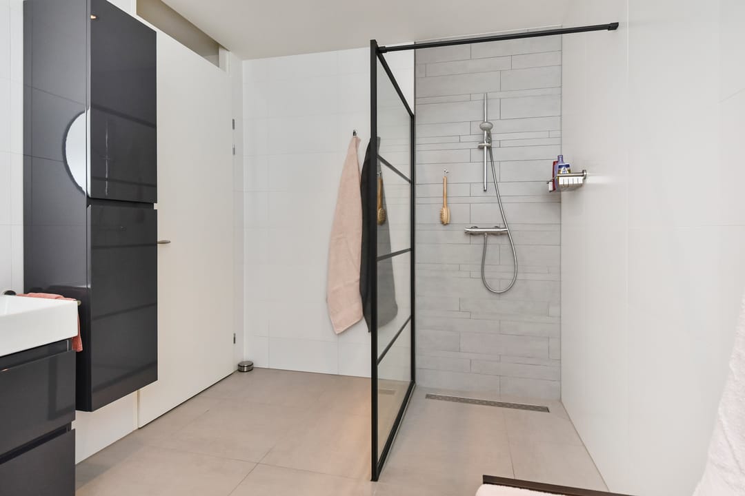 Modern Energy-Efficient Apartment with Parking in Rijswijk Buiten — 32