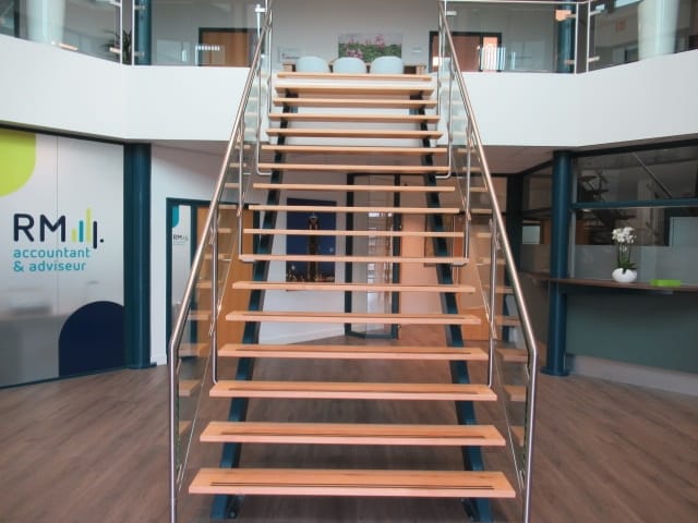 View photo 5 of Ecu 2