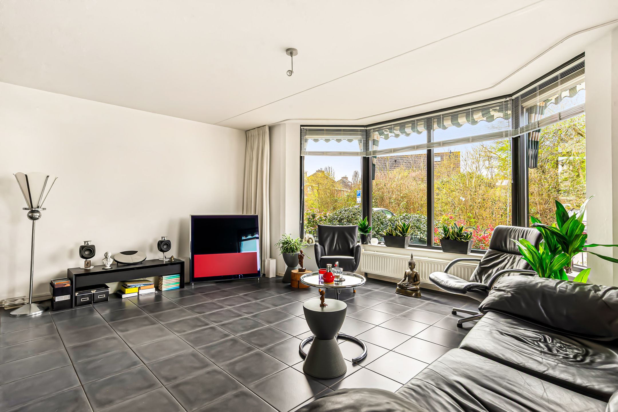 Spacious semi-detached family home with garage and sunny garden in Waterwende — 15