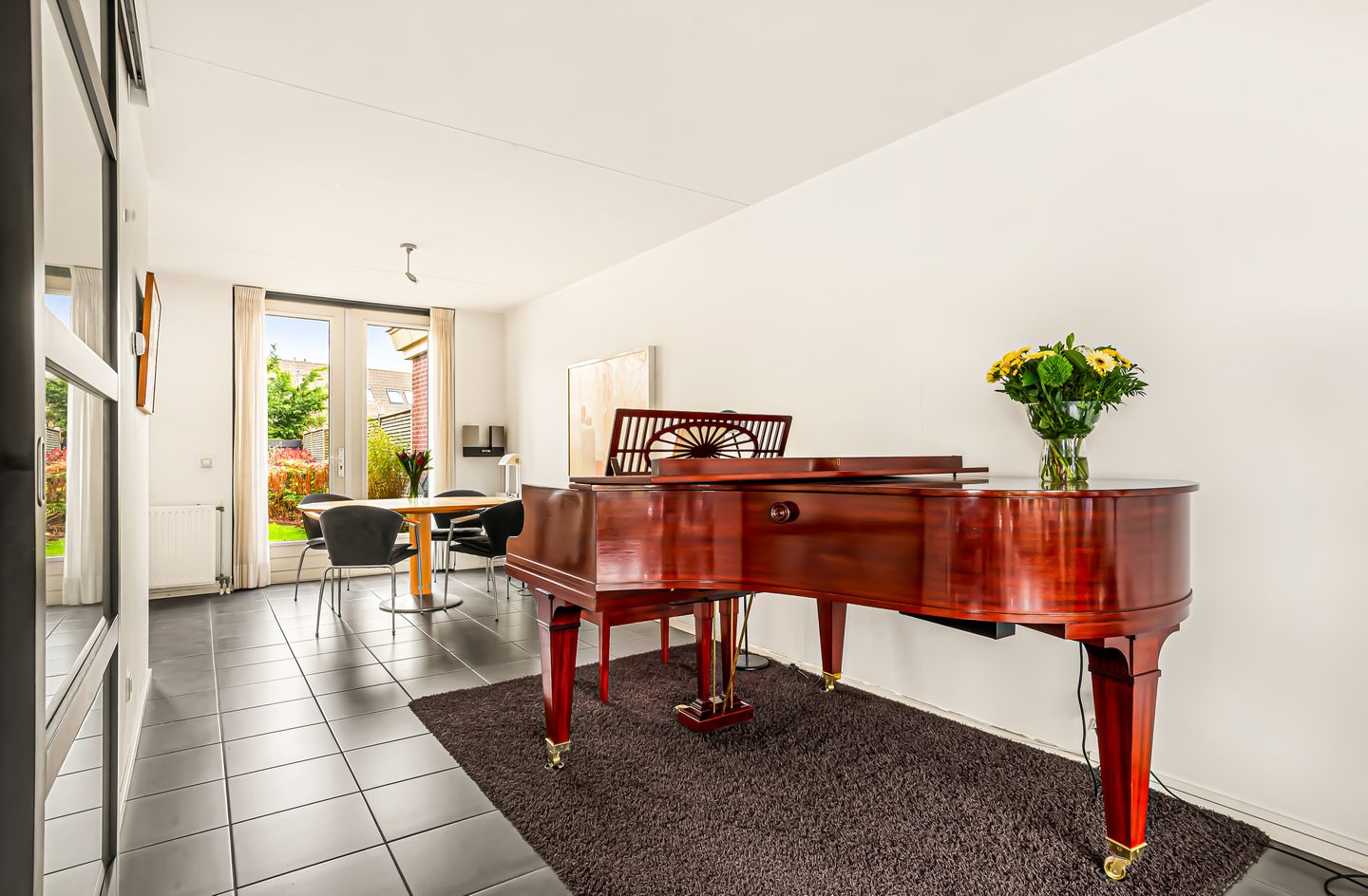 Spacious semi-detached family home with garage and sunny garden in Waterwende — 20