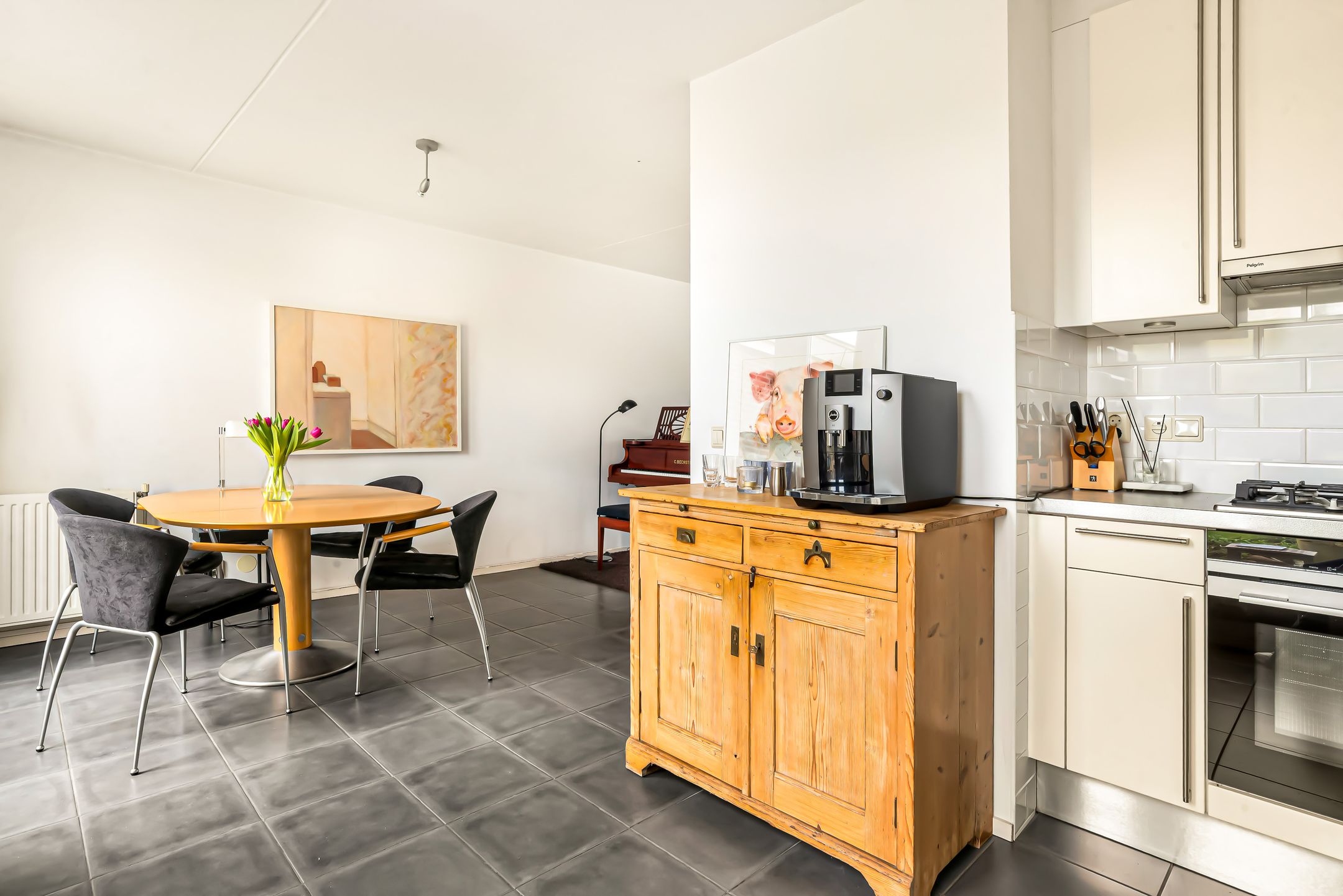 Spacious semi-detached family home with garage and sunny garden in Waterwende — 27