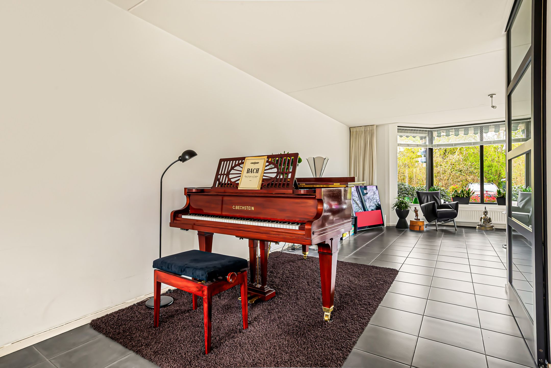 Spacious semi-detached family home with garage and sunny garden in Waterwende — 21