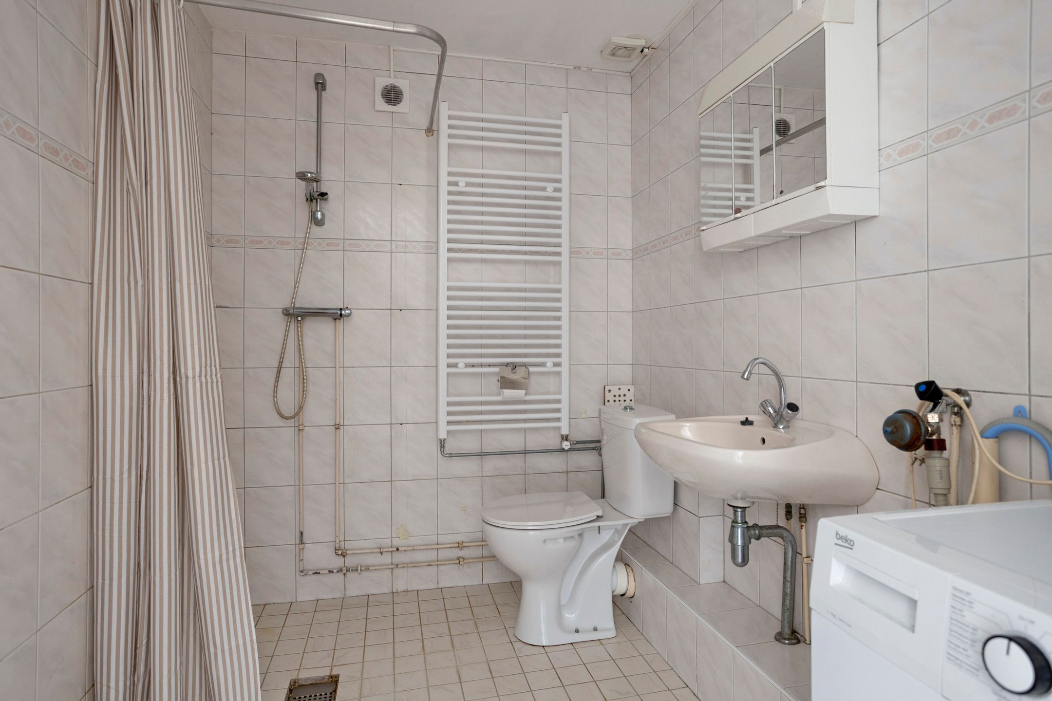 Spacious corner house with free view in Matenhorst — 21