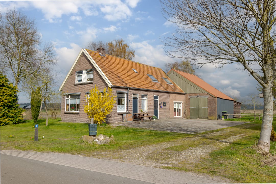 Photo 1 of Burg v Wijngaardenstraat 19