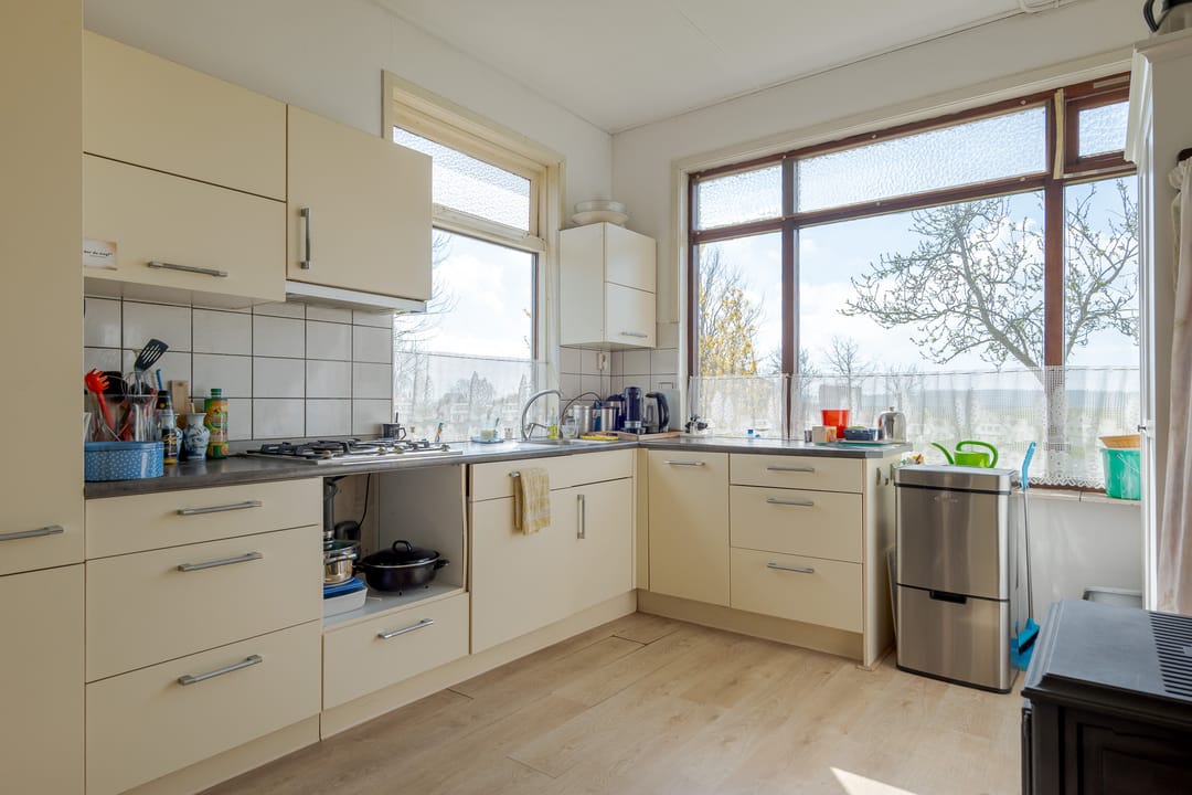 Photo 13 of Burg v Wijngaardenstraat 19