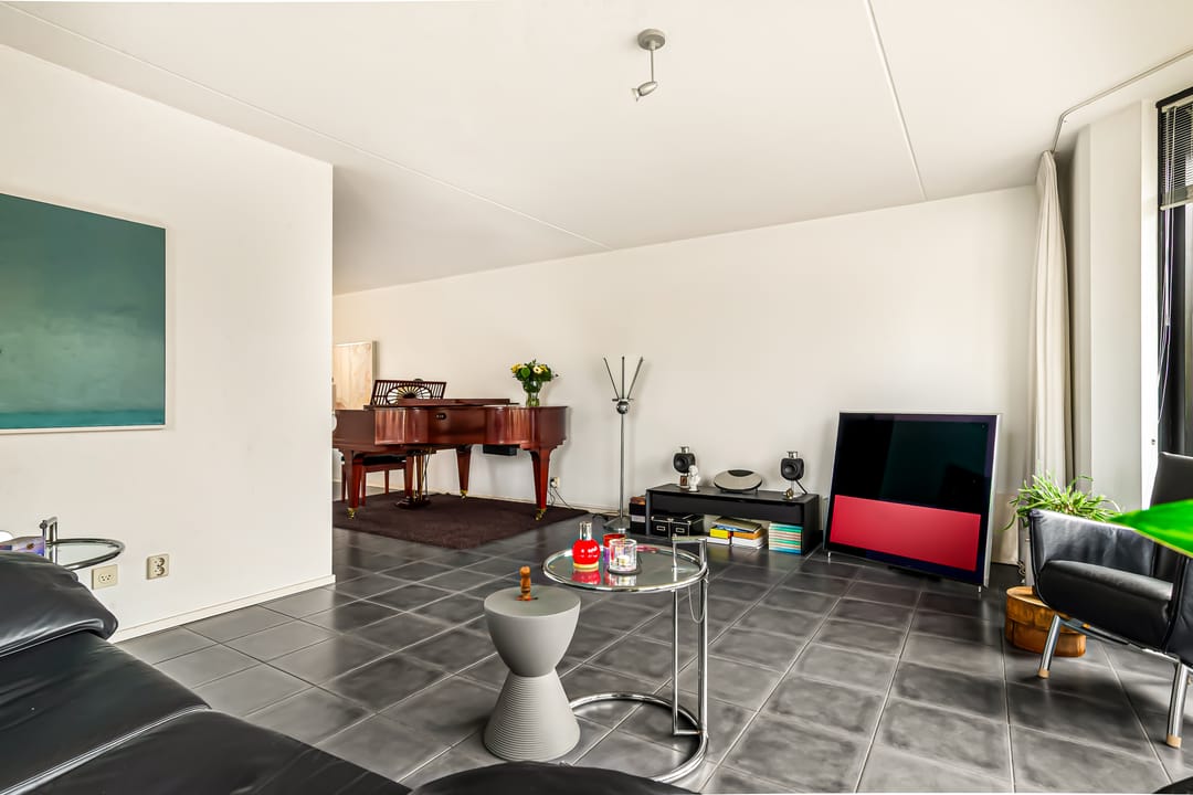 Spacious semi-detached family home with garage and sunny garden in Waterwende — 16