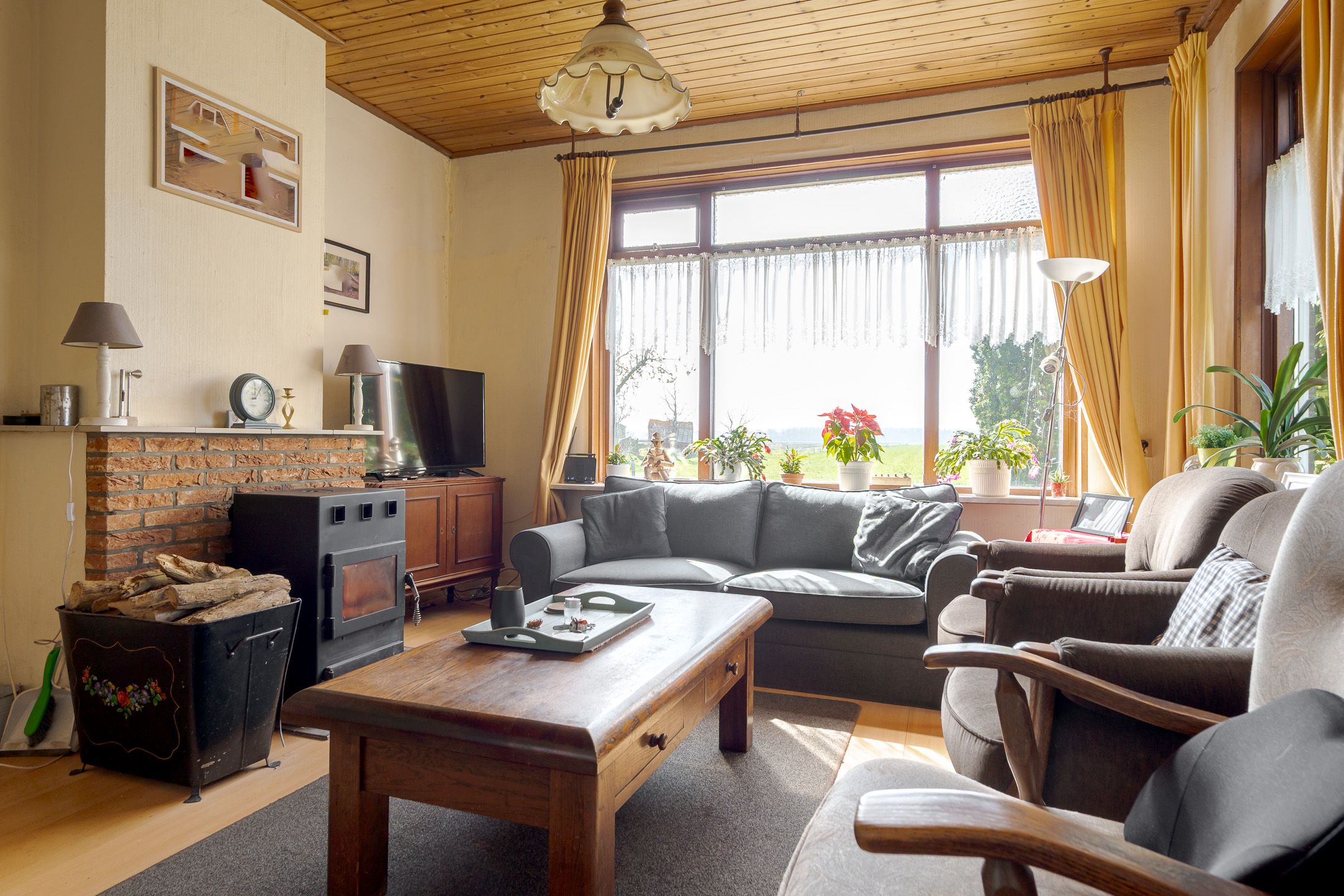 Photo 9 of Burg v Wijngaardenstraat 19