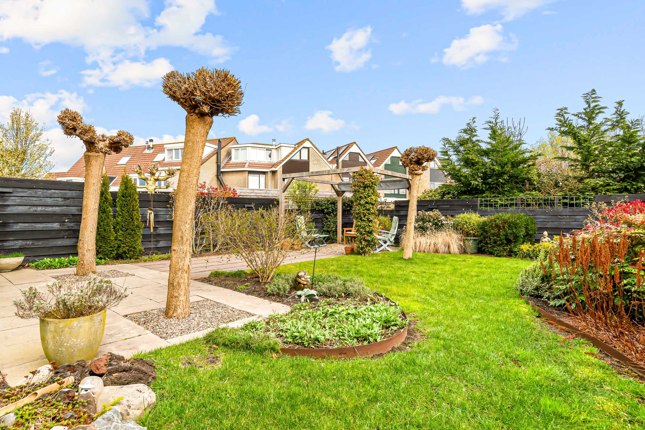 Spacious semi-detached family home with garage and sunny garden in Waterwende — 33