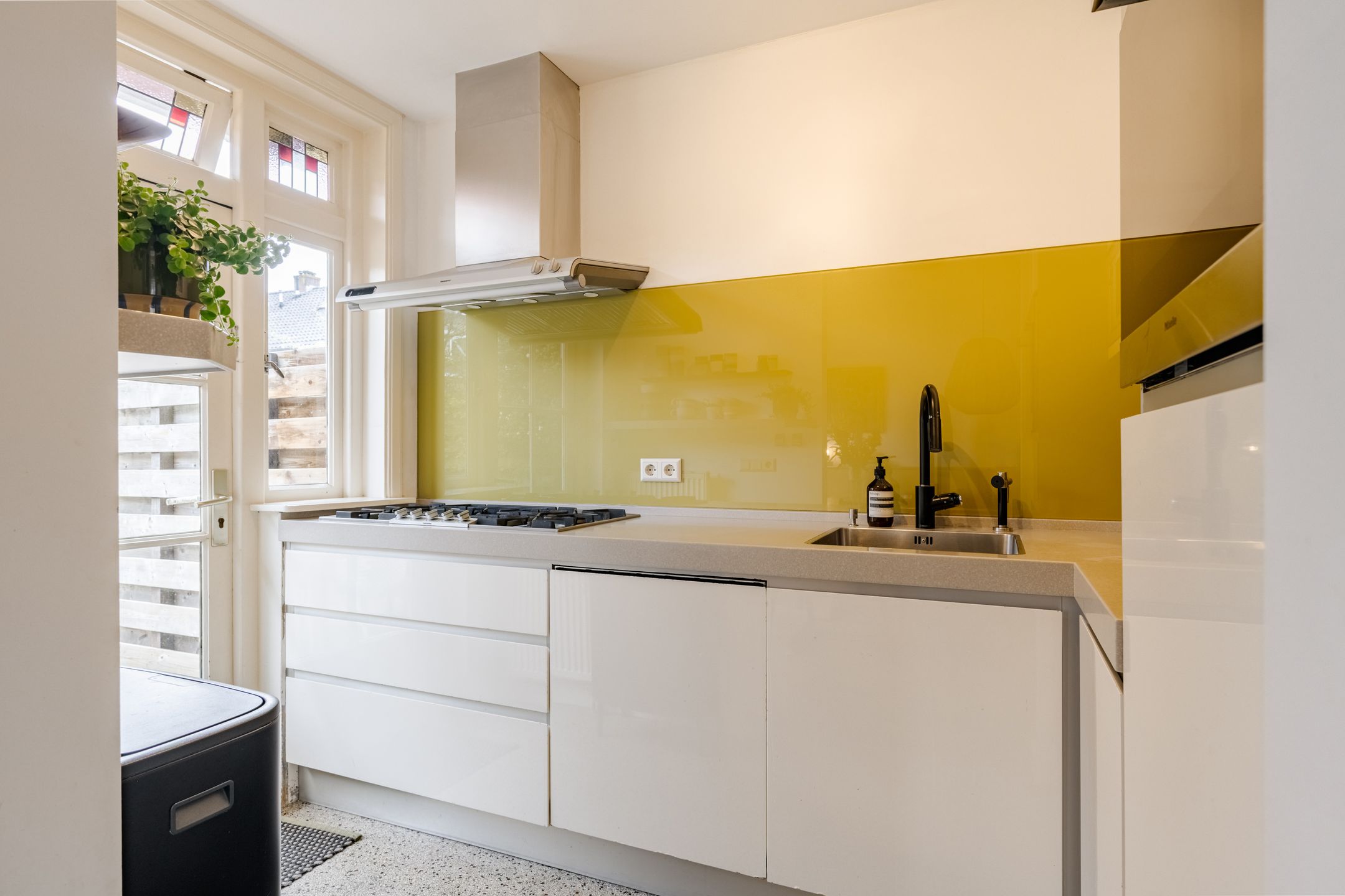 Photo 15 of Van Oosten de Bruijnstraat 51