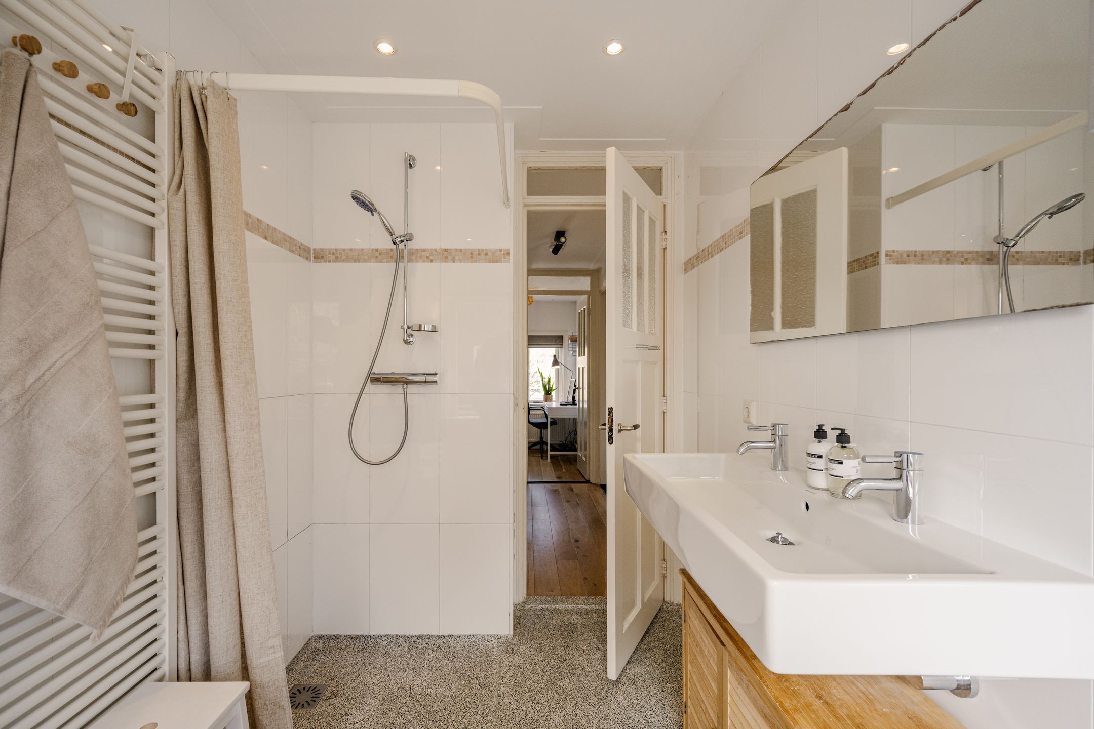 Photo 33 of Van Oosten de Bruijnstraat 51