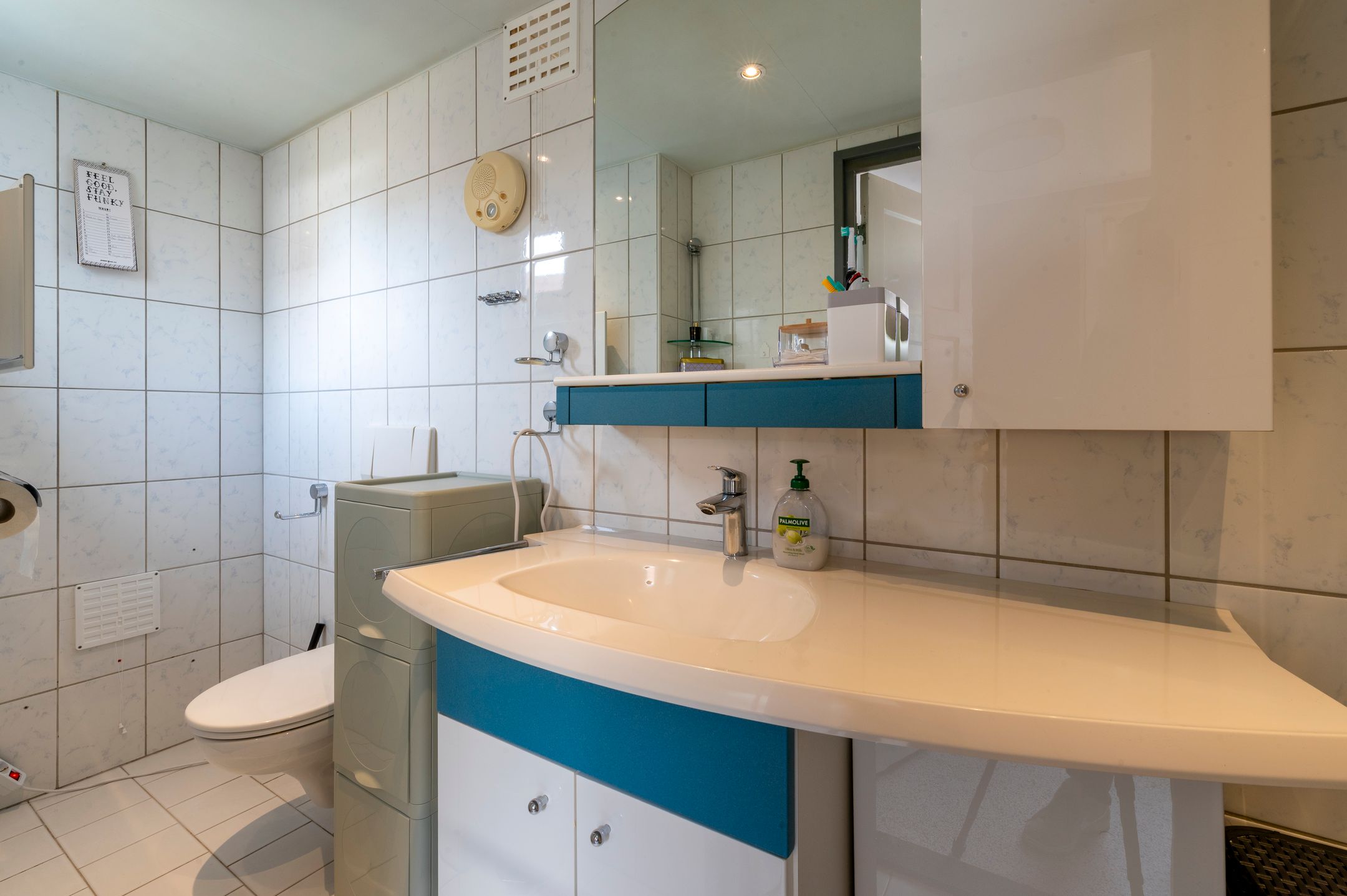 Spacious 1930s terraced home near Piushaven with modern updates — 12