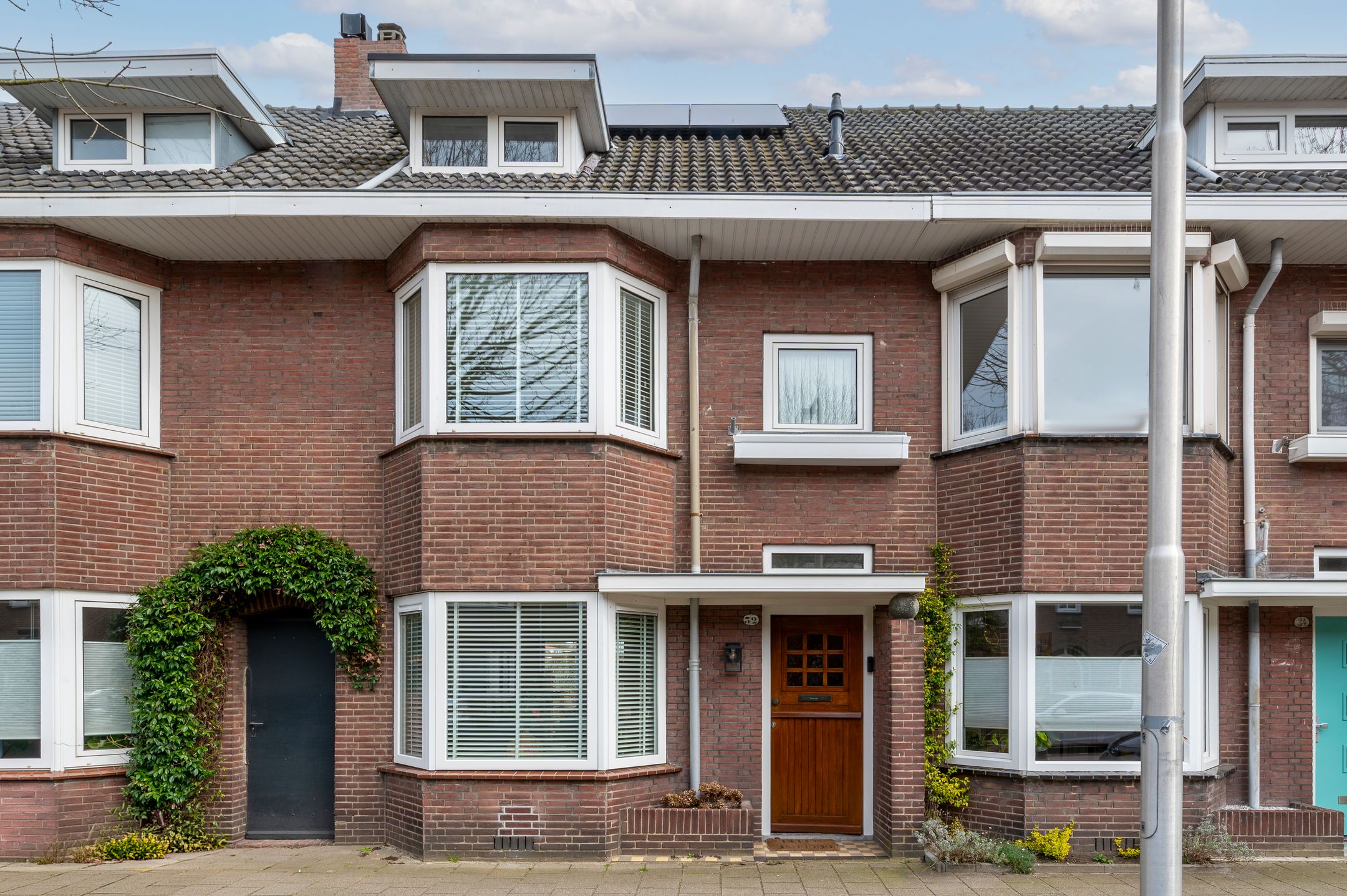 Spacious 1930s terraced home near Piushaven with modern updates — 24