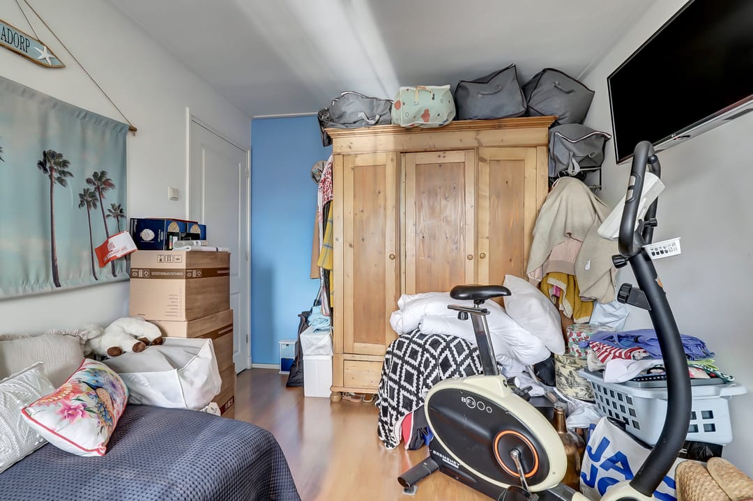Spacious Family Home on Double Plot with Deep South-Facing Garden — 23