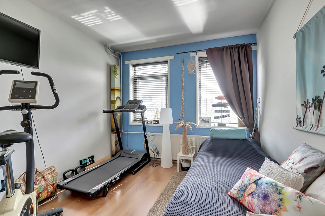Spacious Family Home on Double Plot with Deep South-Facing Garden — 22