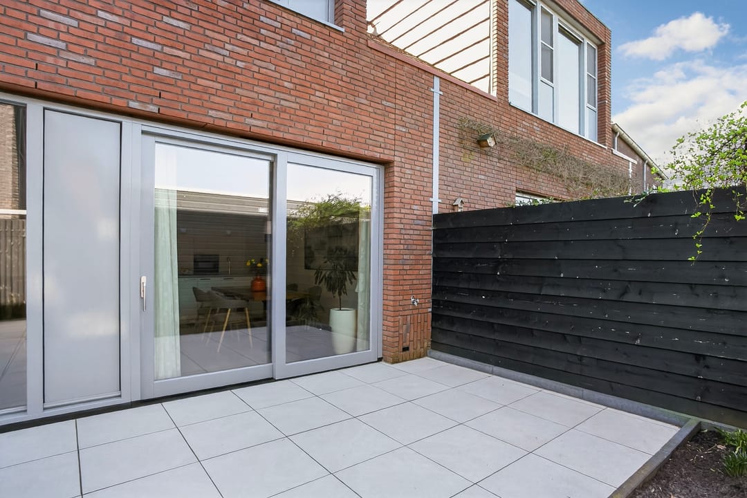 Modern Terraced House with Luxury Finishes and Own Parking in Vathorst — 26
