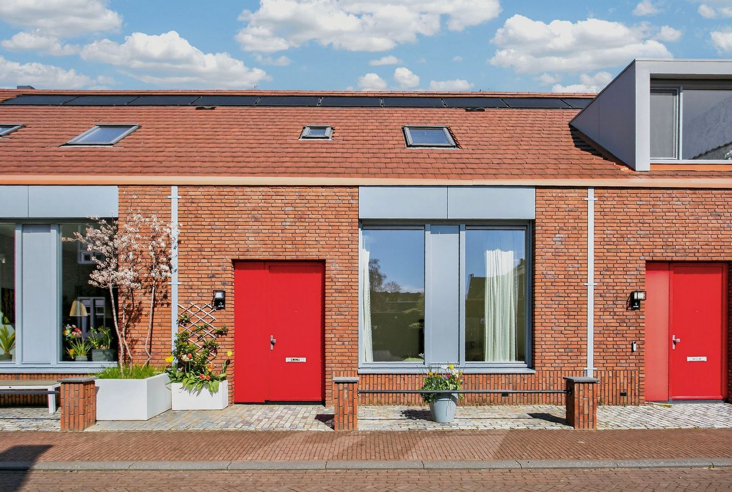 Modern Terraced House with Luxury Finishes and Own Parking in Vathorst — 29