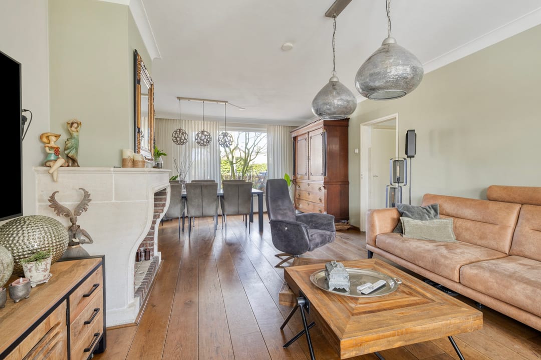 Photo 13 of Van Loëstraat 33