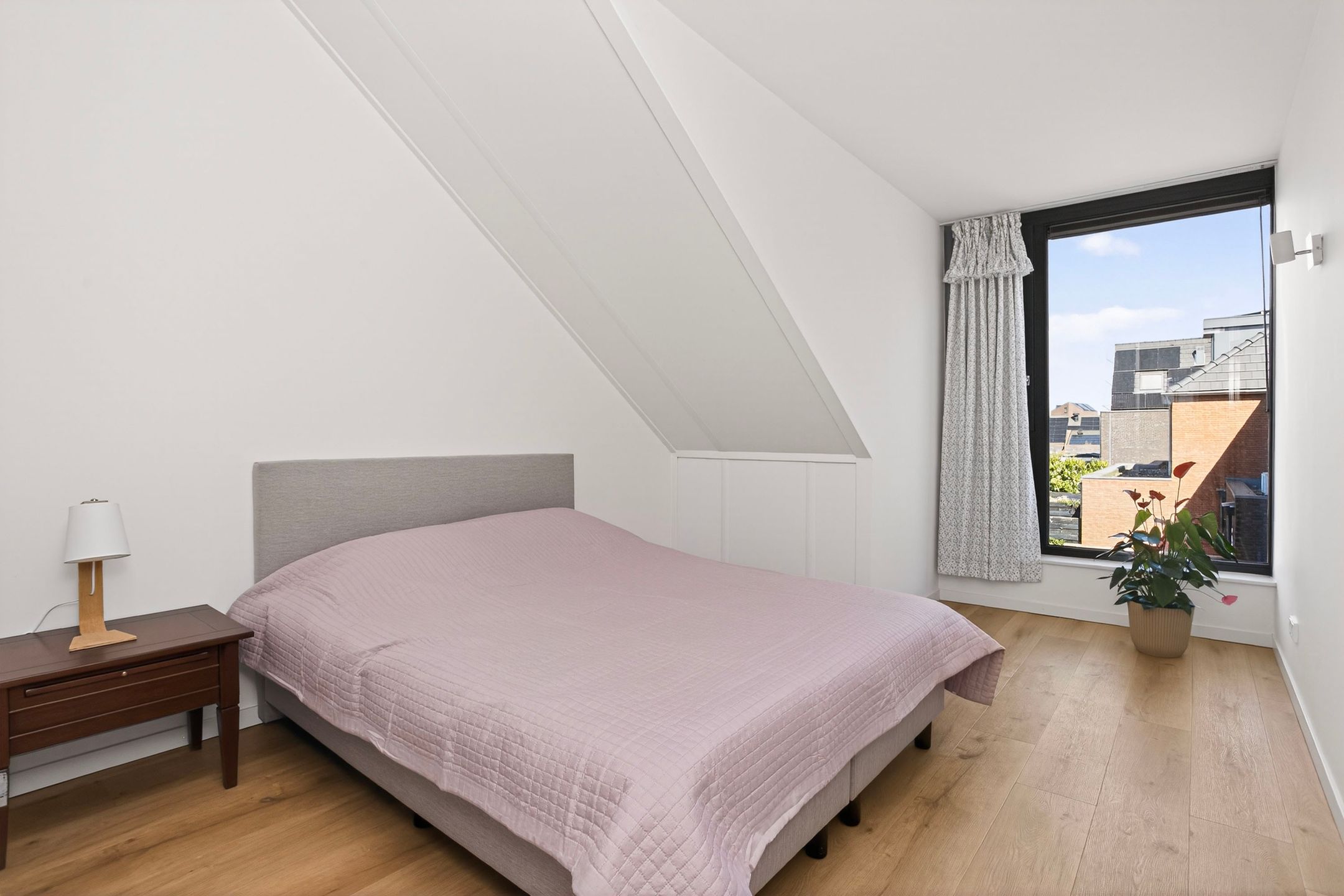 Modern Terraced House with Luxury Finishes and Own Parking in Vathorst — 18