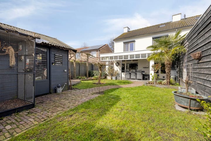 Photo 5 of Van Loëstraat 33