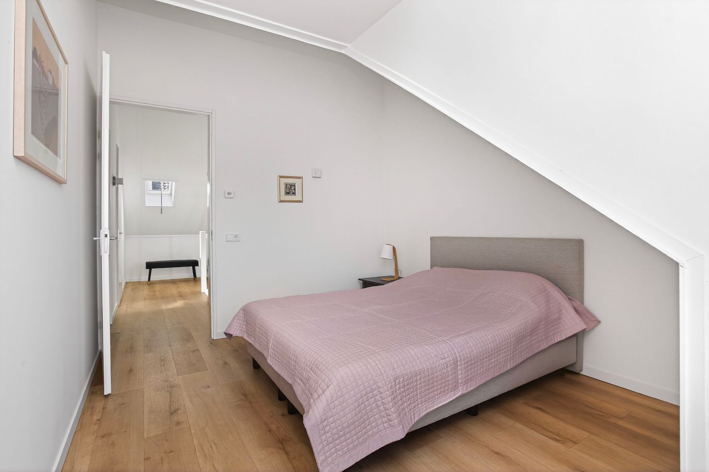 Modern Terraced House with Luxury Finishes and Own Parking in Vathorst — 19
