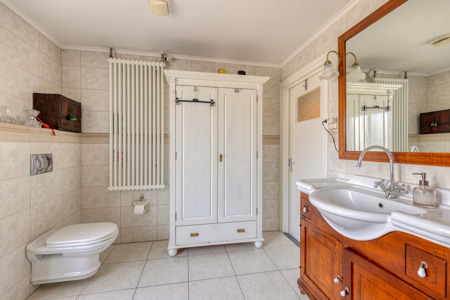 Photo 25 of Van Loëstraat 33