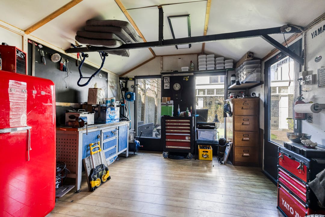 Photo 38 of Van Loëstraat 33