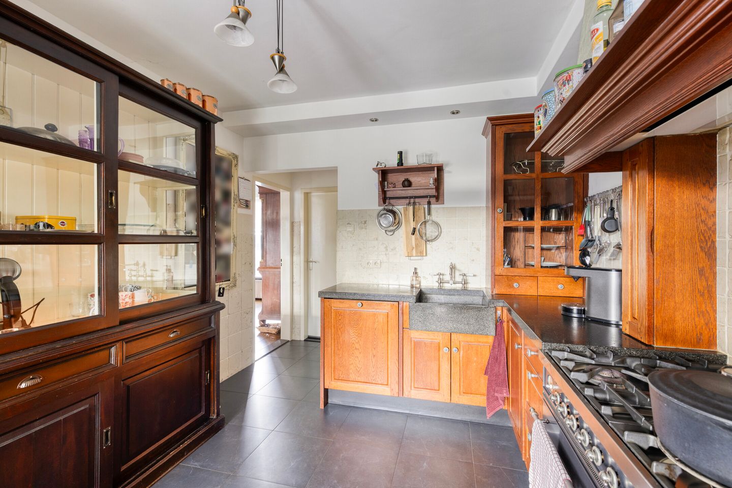 Photo 19 of Van Loëstraat 33